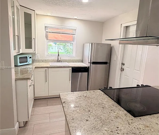 250 SW 7th St — Photo 11