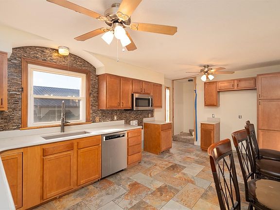 3rd image of 1140 Stone Dr