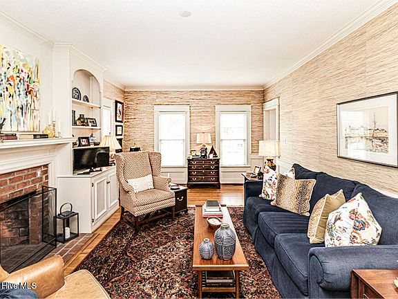 4th image of 228 Old Colony Way