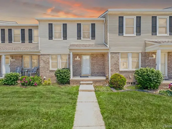 37074 Brynford Dr, Clinton Township, MI 48036