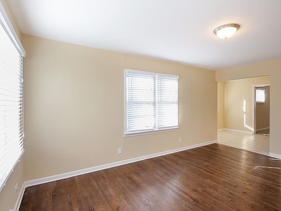 4th image of 140 Franklin Dr