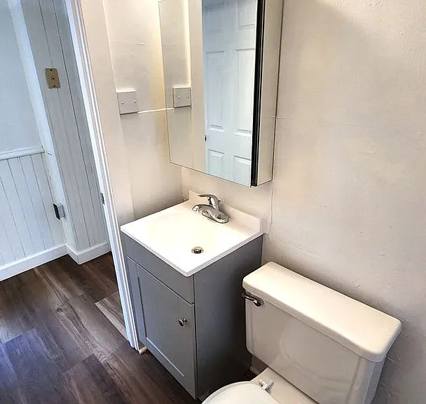 154 E Liberty St — Photo 3