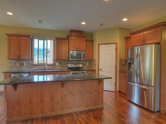 5th image of 111 Ames St NE Lot 20