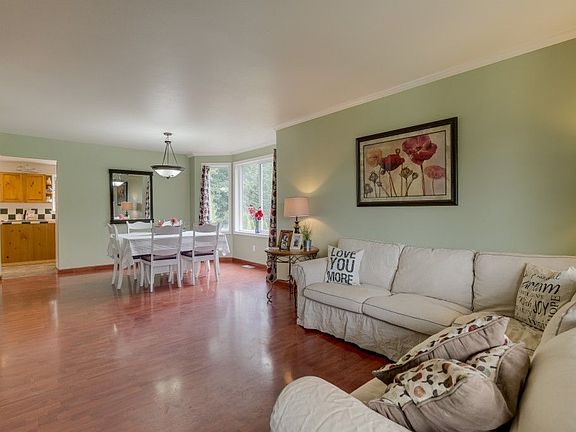 4th image of 13908 283rd Ave NE