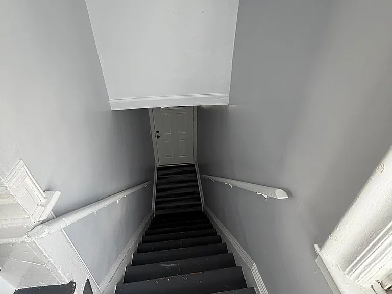20 Wade St #2R — Photo 9
