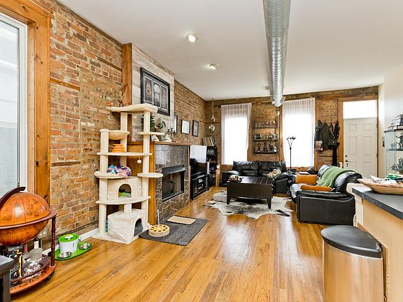2nd image of 1817 W Armitage Ave #2C