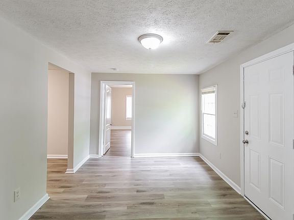 4th image of 626 Turner St #2