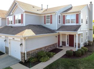 841 Genesee Dr, Naperville, IL 60563