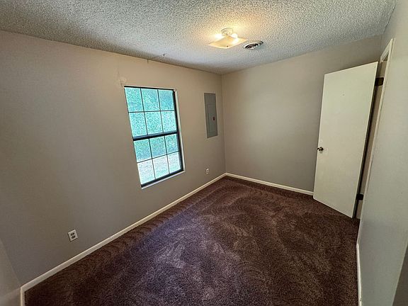 5th image of 124 Ivie Cir #0