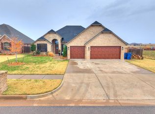 1230 Auburn Cir NE, Piedmont, OK 73078