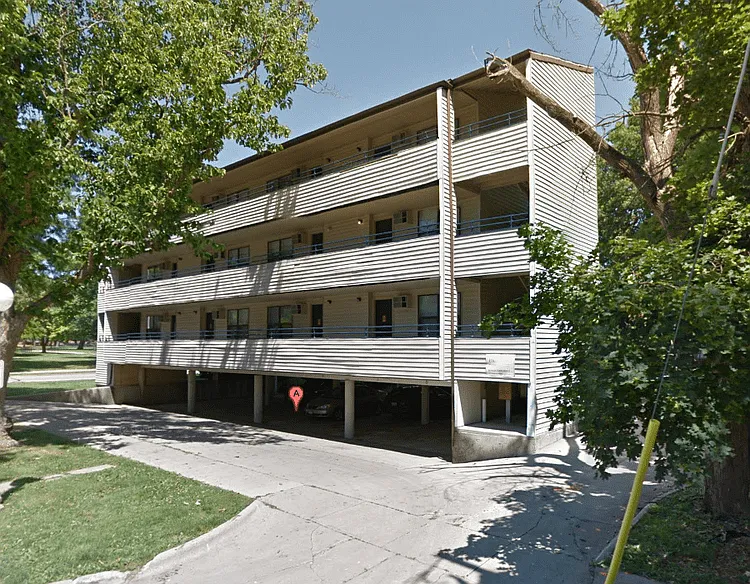 810 W Iowa St — Photo 4
