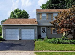 8755 Crestwater Dr, Galloway, OH