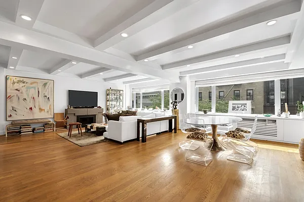 Rented by Bold New York | media 24