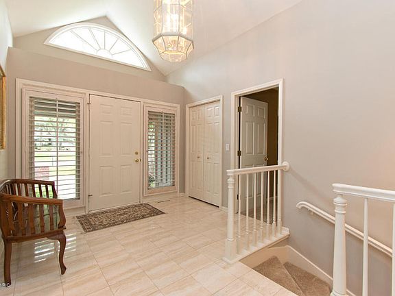 4th image of 3567 Charlevoix Dr SE #22