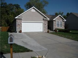 5029 NW Flintridge Dr, Riverside, MO 64150