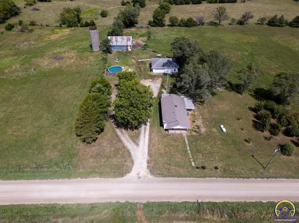 6688 E 149th St, Overbrook, KS 66524