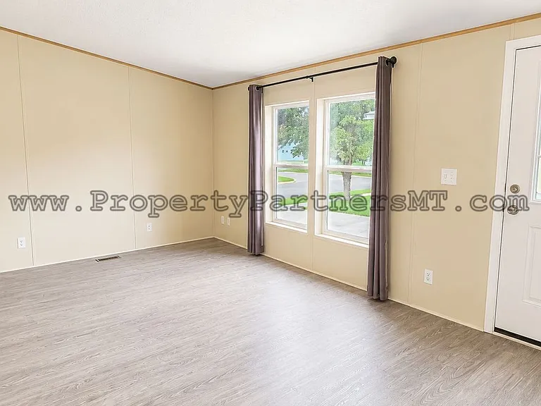 123 Sunlight Ave — Photo 2