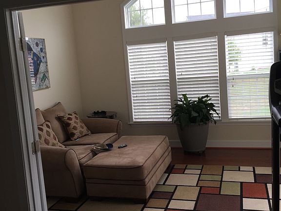 5th image of 4187 Winthrop Cir