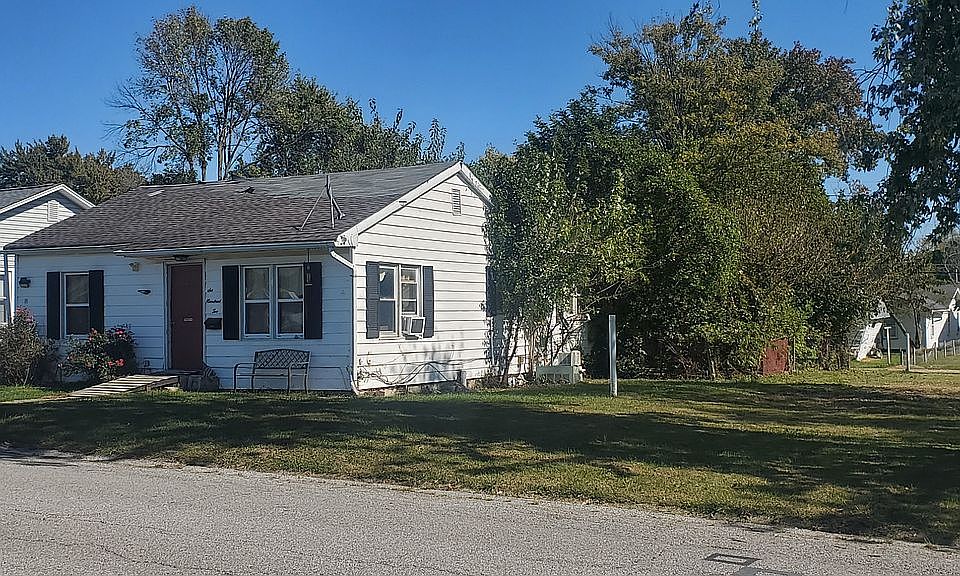 2nd image of 602 Illinois St