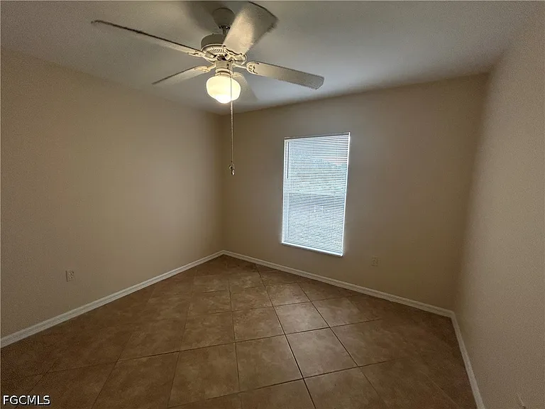 6012 Thrush Ave — Photo 9