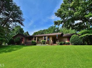 1371 Lakeshore Cir, Gainesville, GA 30501