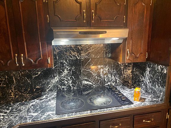 2nd image of 211 Quebec Cir
