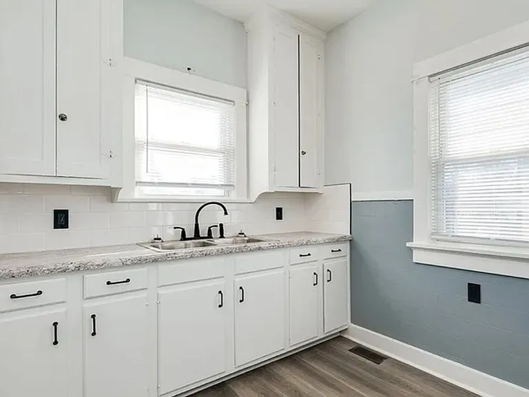 416 Geneva Rd — Photo 11