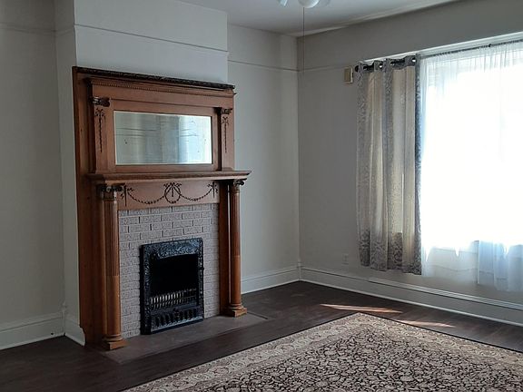 living room, fireplace is not functional