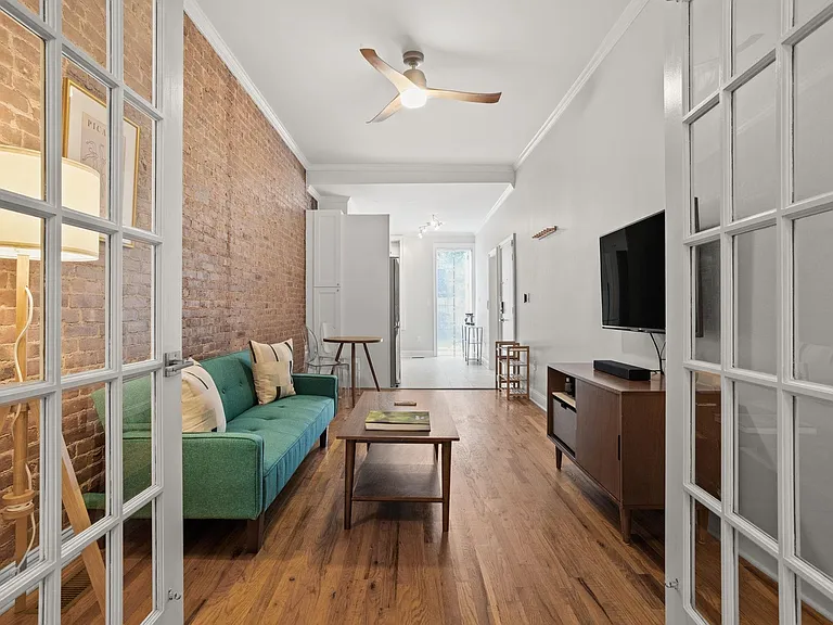 204 6th St #1L — Photo 5