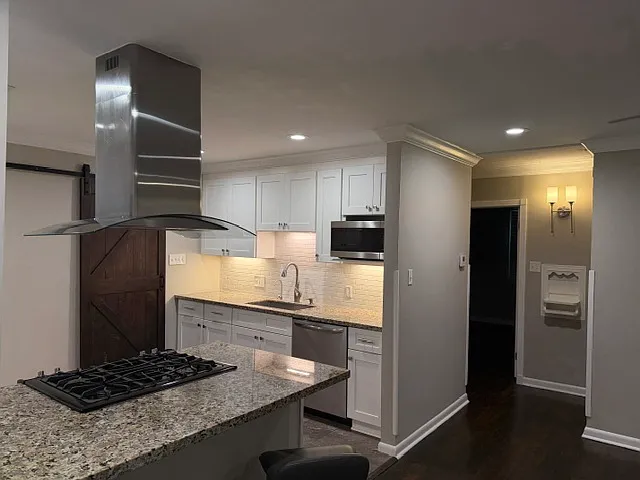 615 Tucker Ave — Photo 5