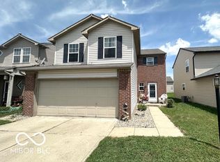 2302 Middle View Dr, Columbus, IN 47201