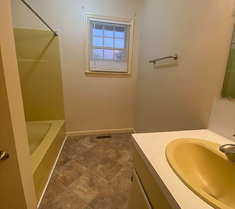 Hayfield Square 58145 Hayfield Sq Manchester TN Zillow