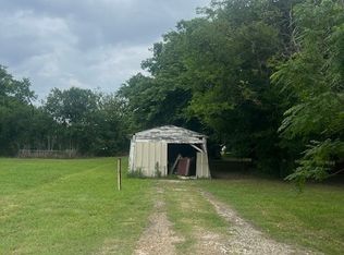 E Locust St, Whitewright, TX 75491