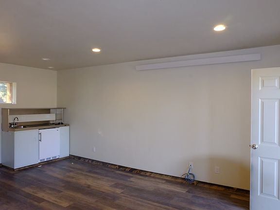 2nd image of 187 W Cottage Dr Unit 2