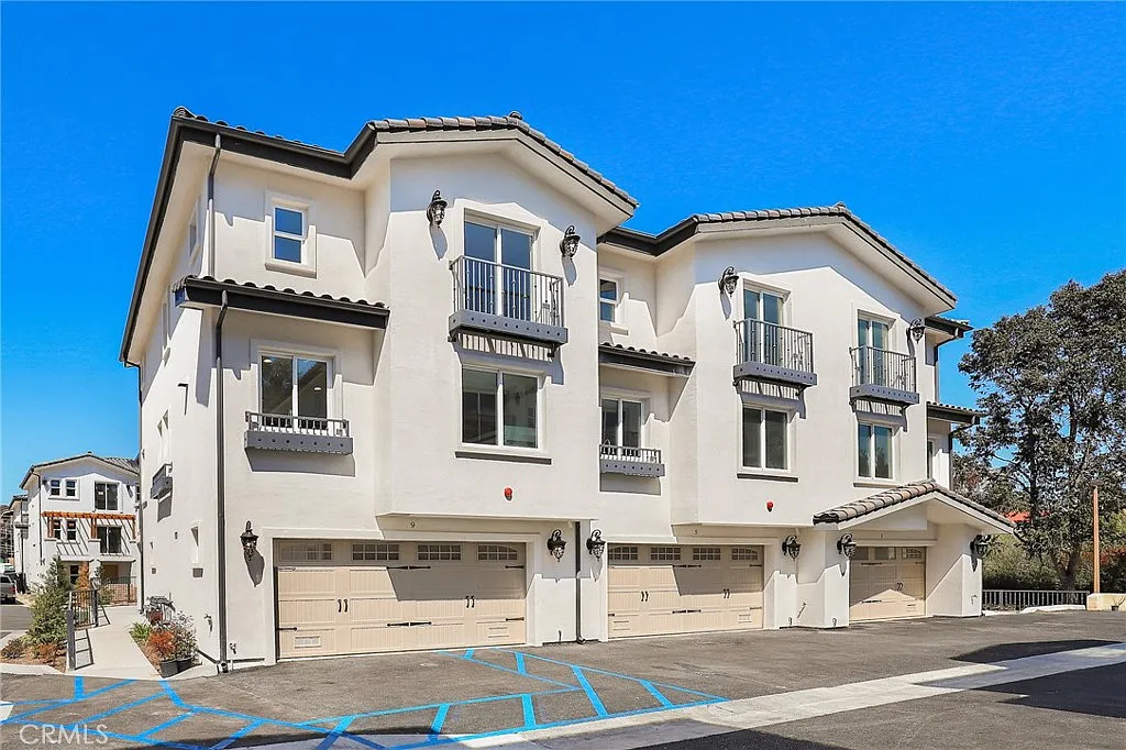 3 bed, 1730 sqft, $3,750 — Photo 4