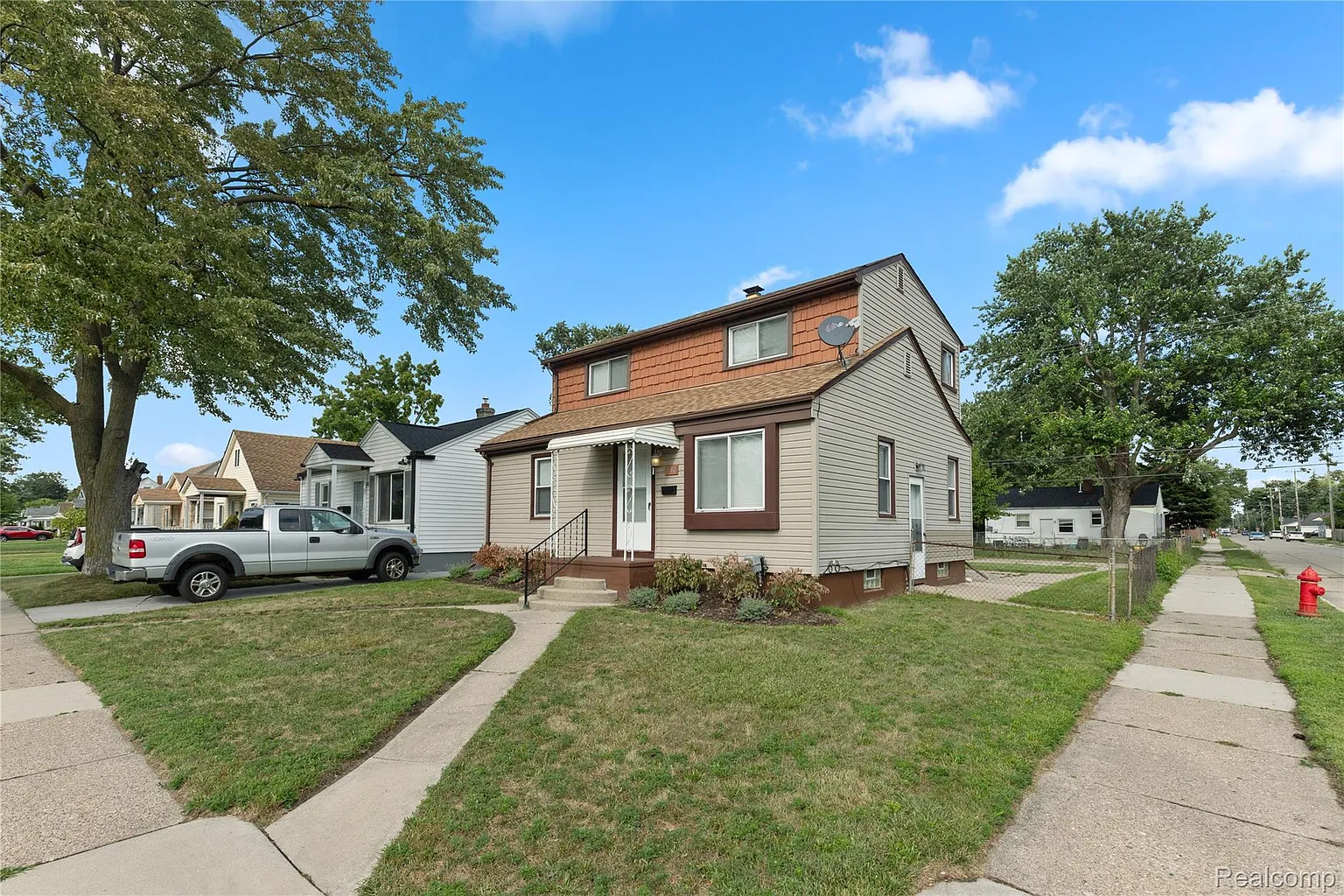 23304 Battelle Ave photo 1