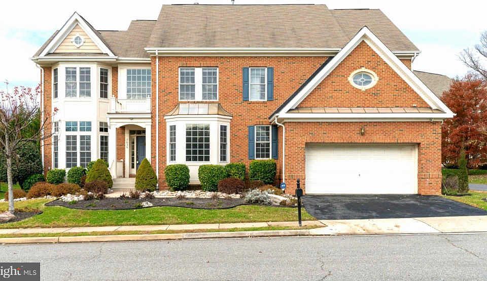 1st image of 7636 Centerside Ct