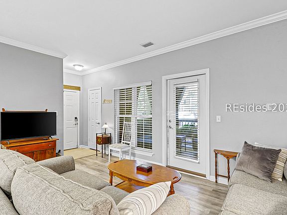 4th image of 380 Marshland Rd APT C17