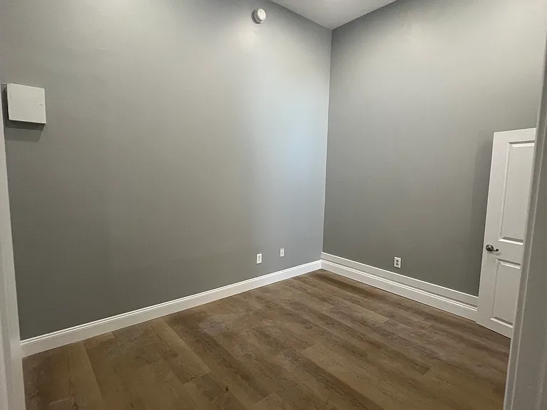 1129 S Broad St #2R — Photo 8