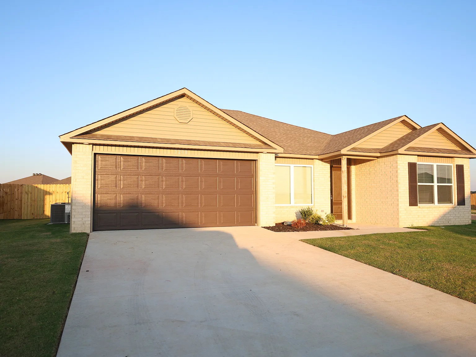 4 bed, 1470 sqft, $1,650 — Photo 2