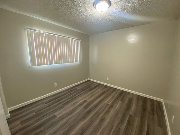 5th image of 12015C Pipeline Ave #12015-C