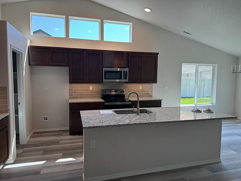 262 Ladera St — Photo 3