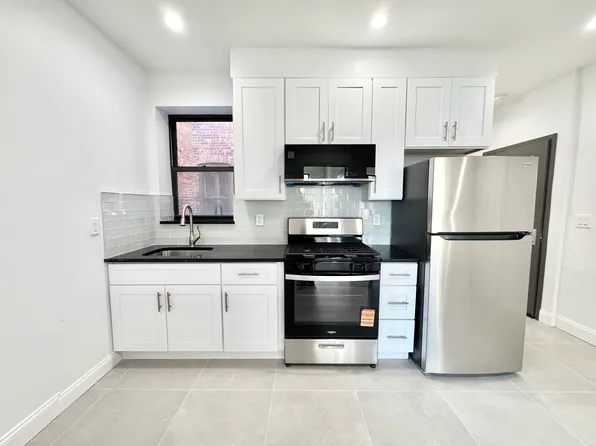 2715 Avenue U image 1 of 12