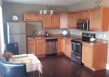 4225 S. Kingshighway kitchen