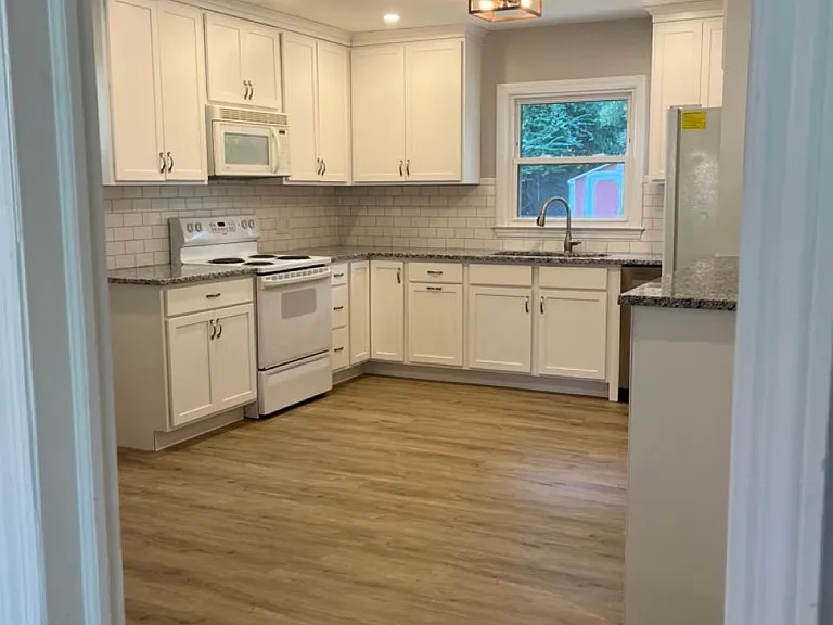 304 Church St — Photo 6