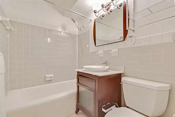 Rented by Compass | media 12