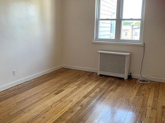 4th image of 20-48 23rd St #2