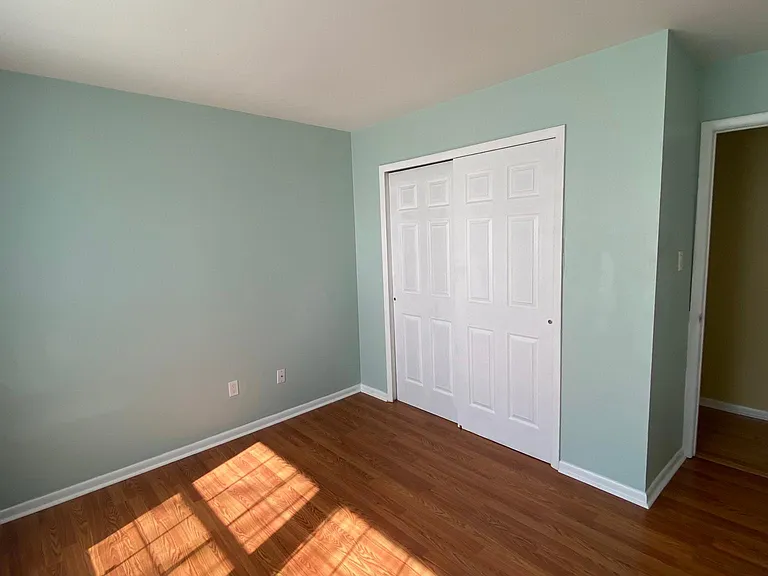 108 Lowell Ct — Photo 16