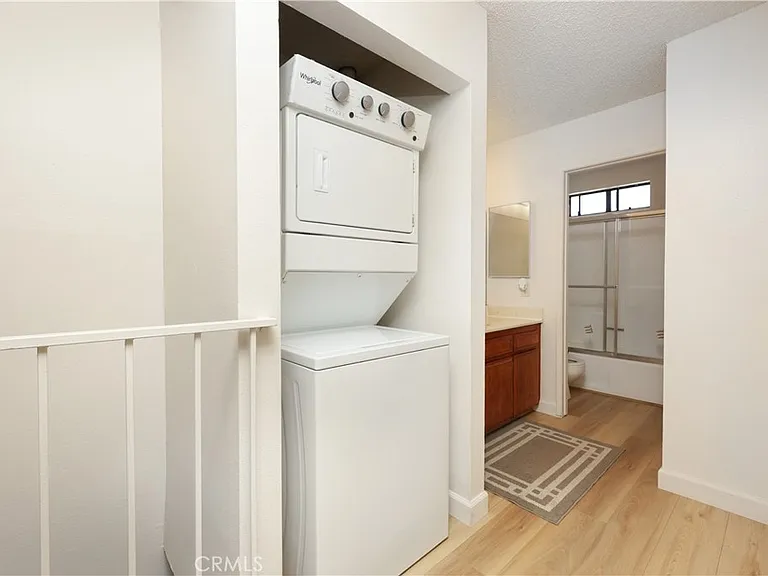10355 La Reina Ave #A — Photo 18