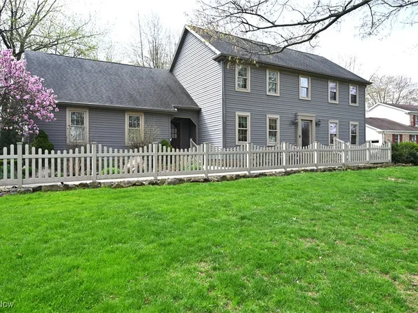 3647 Sperone Dr, Canfield, OH 44406